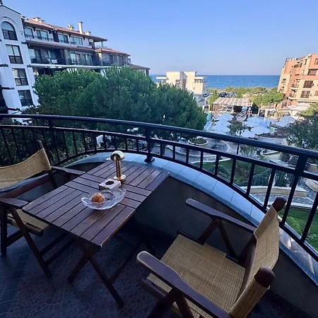 2 Bedroom In Rose Gardens With Pool & Sea View Pomorie