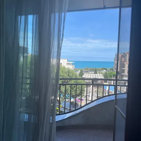 2 Bedroom In Rose Gardens With Pool & Sea View Apartman